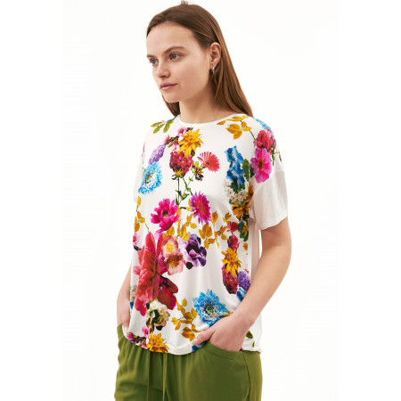 T-shirt "Zara" white color with a floral print